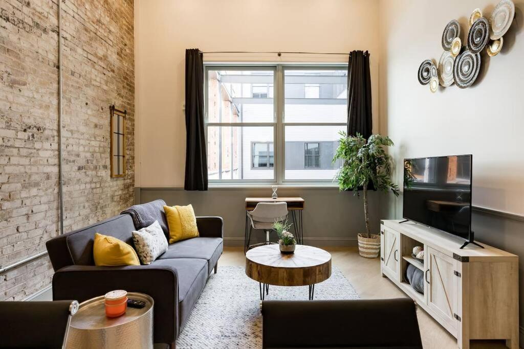 Gorgeous Condo In The Heart Of Dt Birmingham! Bagian luar foto